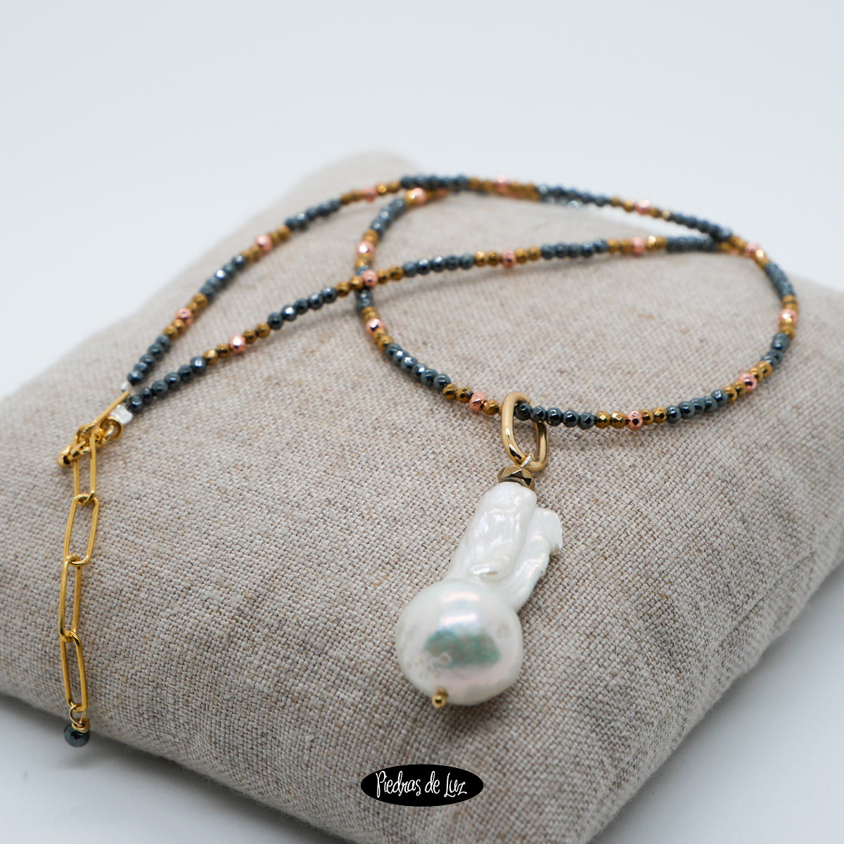 Gargantilla Hematites Dorados y Perla